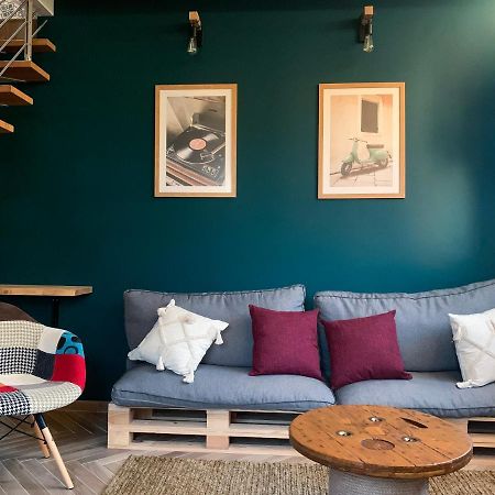 Charming Attic Apartment With Balcony & Swimming Pool Desenzano del Garda Dış mekan fotoğraf