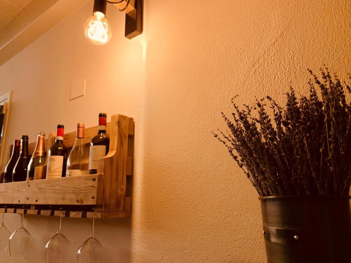 Charming Attic Apartment With Balcony & Swimming Pool Desenzano del Garda Dış mekan fotoğraf