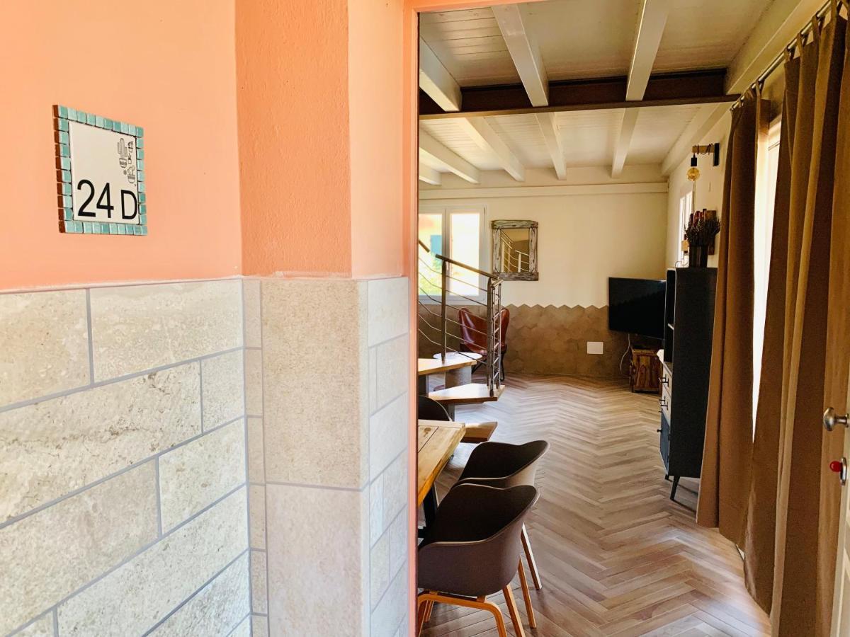 Charming Attic Apartment With Balcony & Swimming Pool Desenzano del Garda Dış mekan fotoğraf