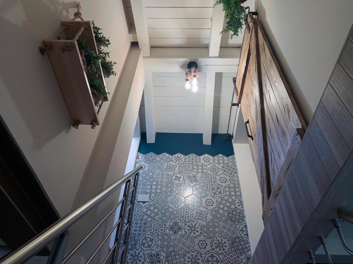Charming Attic Apartment With Balcony & Swimming Pool Desenzano del Garda Dış mekan fotoğraf